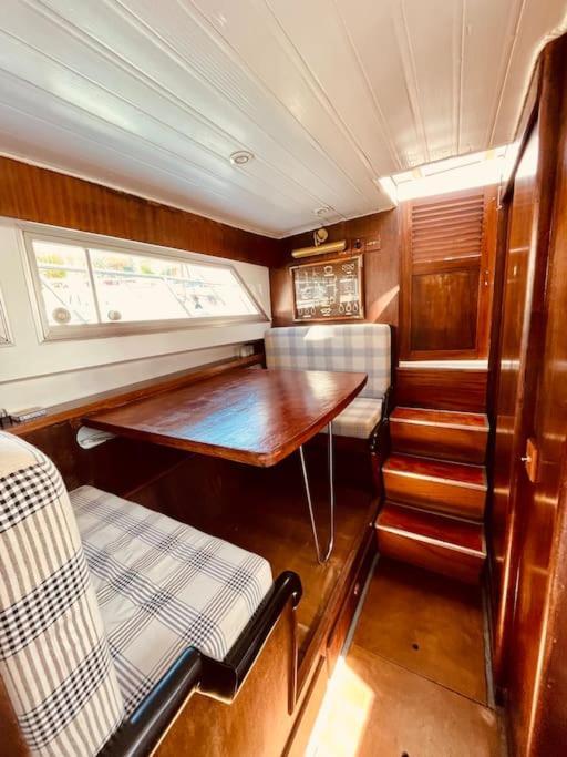 Vintage Classic 70S Boat! Hotel Sant Adria de Besos Ngoại thất bức ảnh