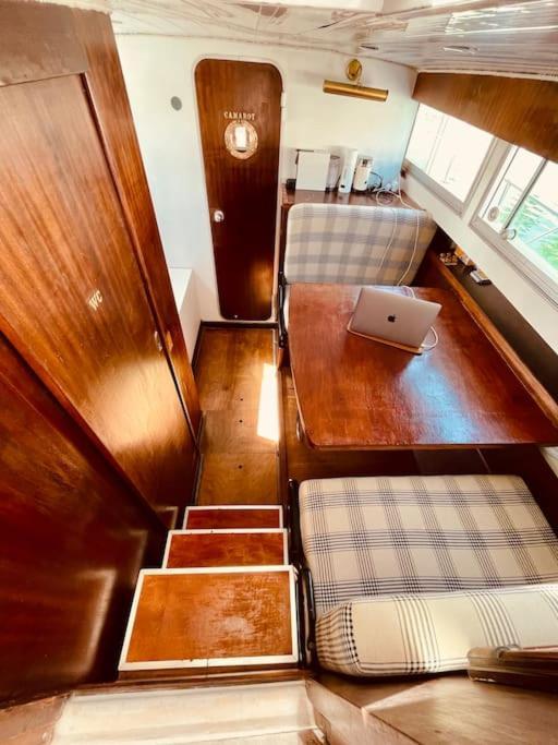 Vintage Classic 70S Boat! Hotel Sant Adria de Besos Ngoại thất bức ảnh