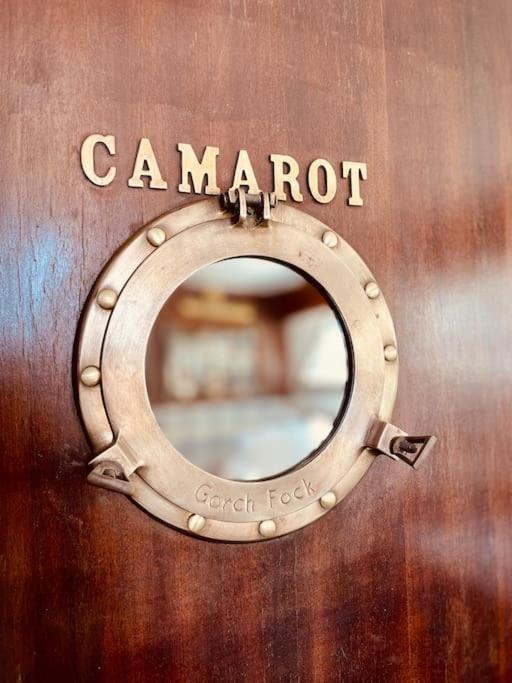 Vintage Classic 70S Boat! Hotel Sant Adria de Besos Ngoại thất bức ảnh